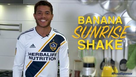 Banana Sunrise shake with Jonathan dos Santos