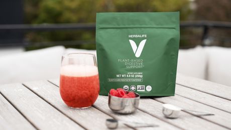 Raspberry Shrub with HERBALIFE V Plant-Based Digestive Support*