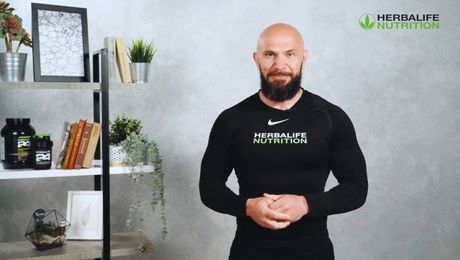 Видео "Лестница" с фитнес-экспертом Herbalife Nutrition Павлом Сыроежкиным